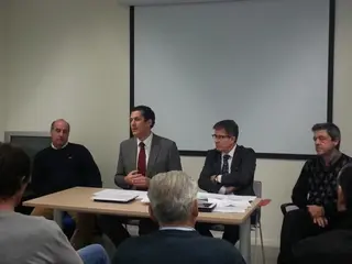 Alberto Castro insiste en Bermillo en que "se mantiene el número de horas de consulta"