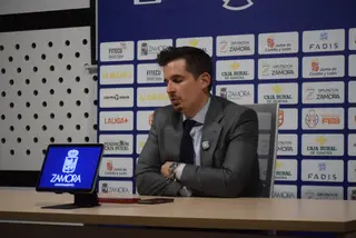 Arturo Ruiz tras la derrota de su equipo en el Ángel Nieto