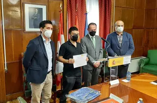 La conducción bajo los efectos del alcohol, el tema abordado por los alumnos de La Vaguada en colaboración con la DGT