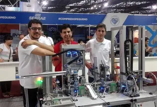 Dos alumnos de la Universidad Laboral consiguen la medalla de excelencia en los mundiales de FP