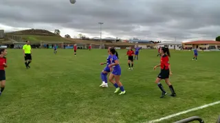 Un instante del duelo entre Bovedana y Capiscol