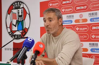 Óscar Cano, En Rueda De Prensa (2)