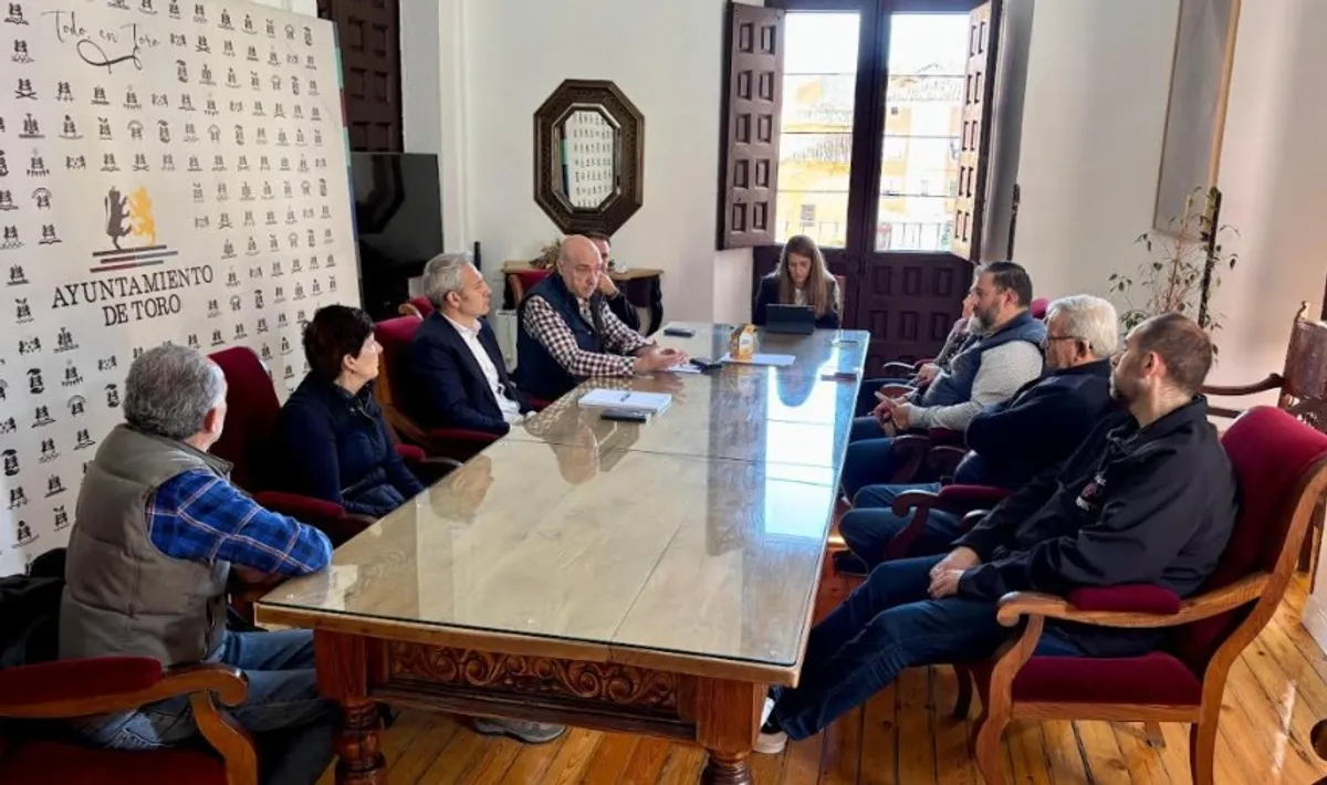 El Ayuntamiento de Toro y el sector del vino se alinean frente a la expansión de las plantas de biogás
