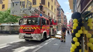 Bomberos en Santa Clara durante esta tarde.