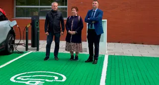 Inauguración de los puntos de carga en el parking del Campus de Zamora
