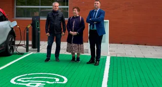 Inauguración de los puntos de carga en el parking del Campus de Zamora