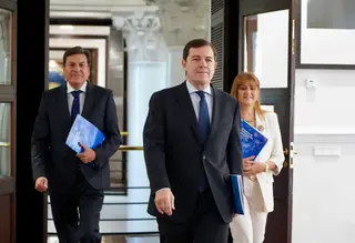 El presidente de la Junta de Castilla y León, Alfonso Fernández Mañueco, comparece en rueda de prensa para presentar el proyecto de Ley de Presupuestos Generales de la Comunidad de Castilla y León para el año 2026 | Leticia Pérez / ICAL