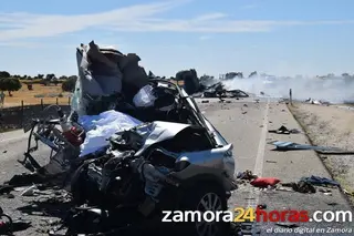 Fallecen tres niños en una colisión entre un camión y un turismo en la N-122