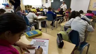 Alumnos en un aula. Archivo