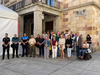 Minuto de silencio frente a la Subdelegación del Gobierno en Zamora este martes