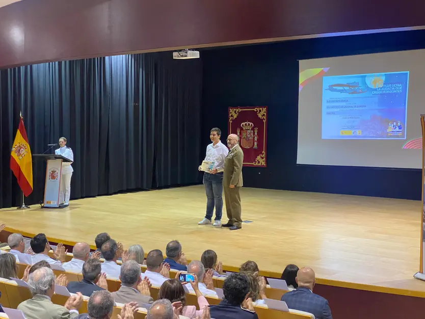 Alex de Dios García, ganador provincial de la Carta a un militar español