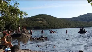 Bañistas en el Lago de Sanabria. Archivo