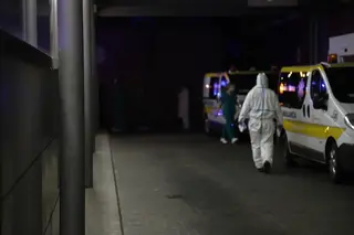 Coronavirus ambulancia hospital epi casos (2)