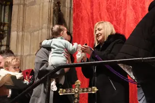 GALERÍA | Revive el acto de presentación de niños y bebés a la Virgen de la Soledad | Alejandro Sardón