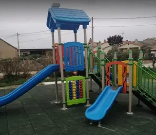 Arquillinos usa el remanente de tesorería para renovar el parque infantil