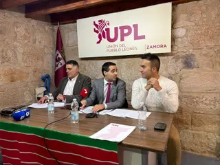 Un instante de la rueda de prensa en la sede de UPL