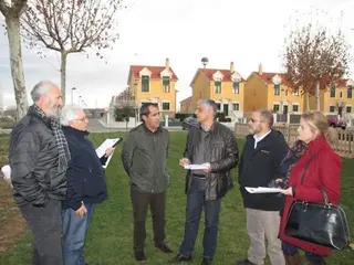 Los vecinos de Siglo XXI trasladan a Gómez sus propuestas para mejorar el barrio