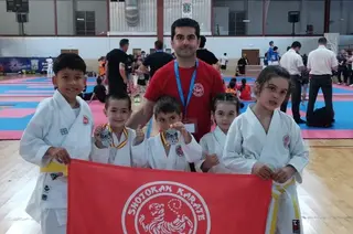 Integrantes del club Shotokan Karate Benavente tras la gran final autonómica