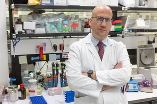 Mariano Ponz, Oncólogo Médico Del Área De Cáncer De Hígado Y Páncreas Del Ccun.