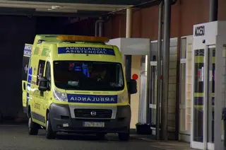 Ambulancia urgencias zamora noche
