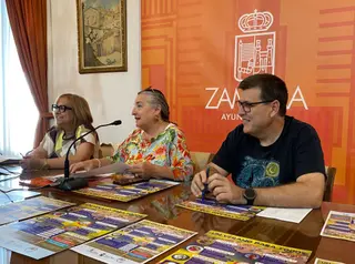Rosalía Esteban, Auxi Fernández y David Lozano en rueda de prensa
