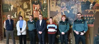 Ángel Blanco junto con la alcaldesa Jenifer Fernández analiza la situación de la localidad