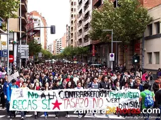 Alumnos, profesores, madres y padres se unen hoy en el rechazo a la LOMCE con la huelga en Educación