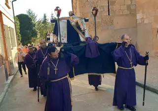 Procesión de la Vera Cruz en Venialbo