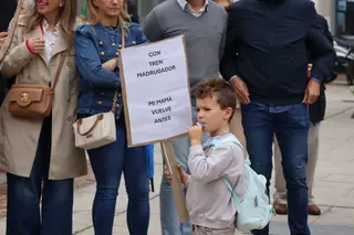 En la concentración se han visto personas de todas las edades, reflejando que es un problema que afecta a todos los miembros de la familia