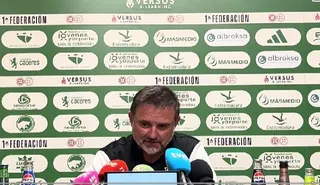 Julio Cobos, entrenador del CP Cacereño.
