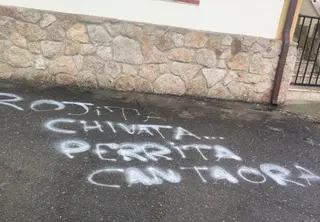 Imagen de las pintadas amenazantes. PSOE Zamora