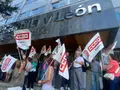 Concentración de CCOO ante el Edificio de Servicios Múltiples de la Junta