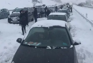 Atasco Coches Nieve