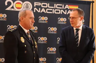 Guillermo Vara acompañado de Ángel Blanco