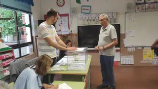 Votantes en las Elecciones Europeas en el Arias Gonzalo