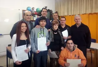 Siete alumnos del Centro Social La Natividad reciben el título de auxiliar de servicios de restauración