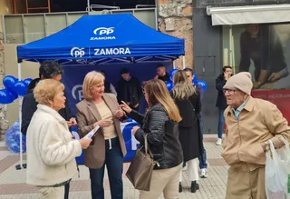 La candidata del Partido Popular a las Cortes de Castilla y León por la provincia de Zamora, Leticia García Sánchez, esta tarde en una Mesa Electoral