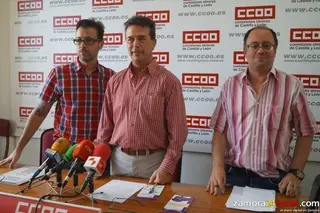 Recogen firmas para pedir que se conozca la realidad del déficit de tarifa eléctrico