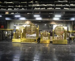 Los bombos del sorteo de Navidad ya están en el Teatro Real. SELAE