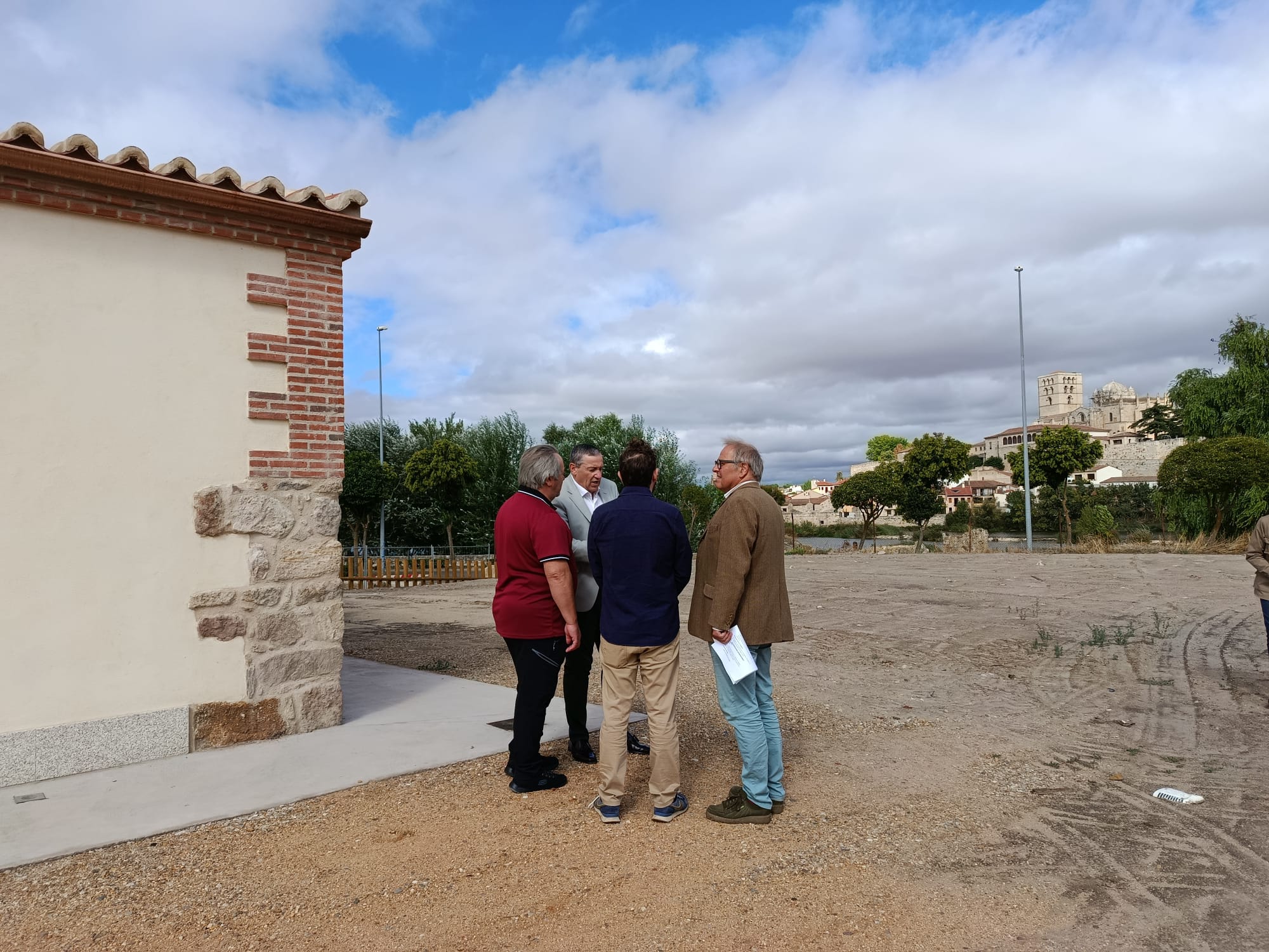 La Catedrasl desde el Centro de Interpretaci&oacute;n del Paisaje cultural y del Duero.