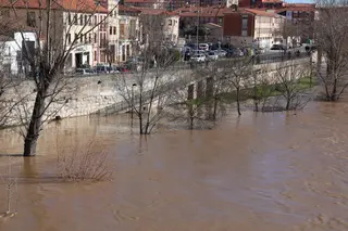 La importante crecida del Duero tras las lluvias | Alejandro Sardón