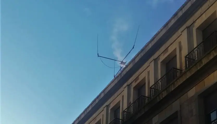Columna de humo en la subdelegación del Gobierno