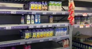 Imagen del desabastecimiento en un supermercado