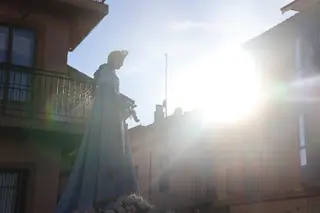 Imagen de la Virgen del Amor Hermoso durante la procesión | Alejandro Sardón