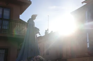 Imagen de la Virgen del Amor Hermoso durante la procesión | Alejandro Sardón