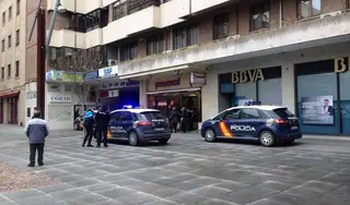 La Policía Nacional de Zamora localiza a un hombre semiinconsciente en su domicilio