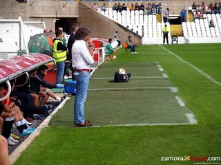 Roberto Aguirre: “Tenemos que ser inteligentes para ganar en Oviedo”