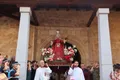 La Virgen de la Concha a la salida de la iglesia de San Antolín
