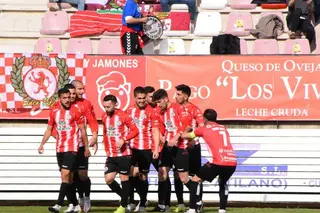 El Zamora se despide de su afición tras una temporada rotunda y todavía aspirando a todo