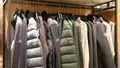 Perchero de abrigos y chaquetas de hombre - EUROPA PRESS - Archivo
